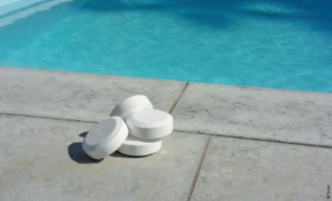 Biocide : réglementation sur les produits chimiques en piscine