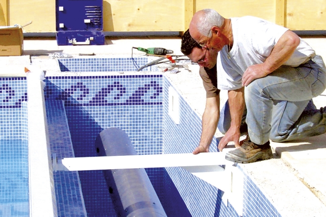 pose_caillebotis_volets_nextpool_ pose_caillebotis_volets_nextpool_