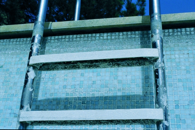 traitement piscine échelle 