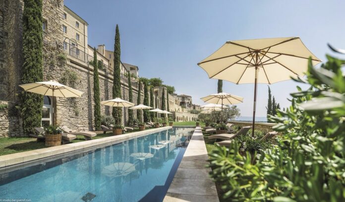 piscine LA BASTIDE DE GORDES