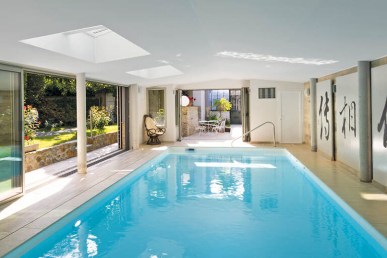 UNE PISCINE D&rsquo;INTÉRIEUR D&rsquo;INSPIRATION ZEN