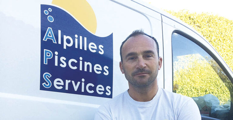 Alpilles Piscines Services : un homme, un garage et un camion