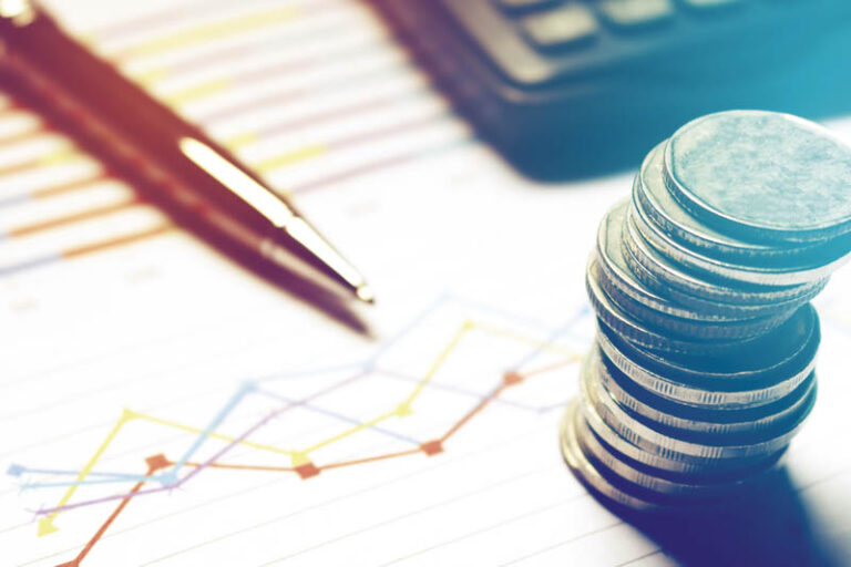 Professionnels de la piscine : comment faire fructifier sa trésorerie ?