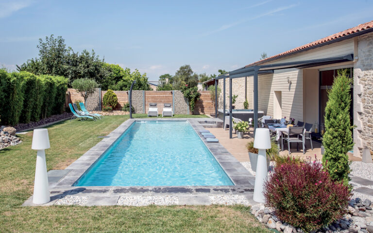 Implantation d&rsquo;une piscine en espace restreint