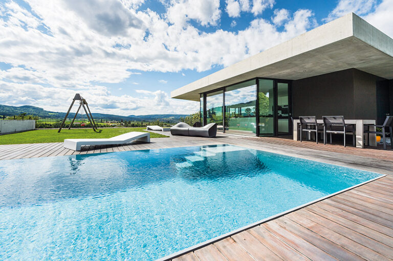 Overflow Evolution, bassin « monopool » minimaliste à débordement de Niveko