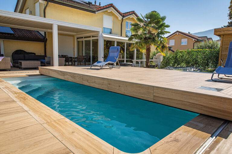 Création d’un bassin avec terrasse mobile en grès cérame