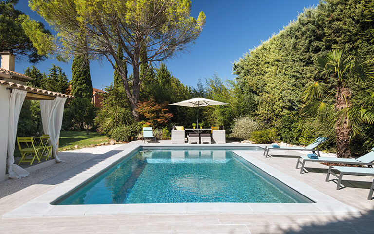 Création d’une piscine en L avec 3 espaces de baignade